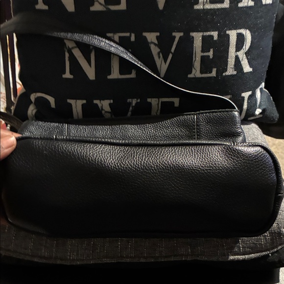 The Sak Black Leather Shoulder Bag no call outs - Picture 9 of 9